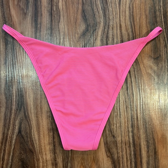 L*Space Ribbed Jay Bitsy Bikini Bottom - Picture 7 of 13